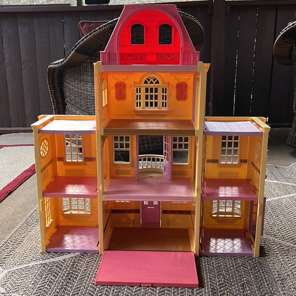 Fisher Price Loving Family Grand Mansion Twin Time Folding Doll House - Picture 4 of 7